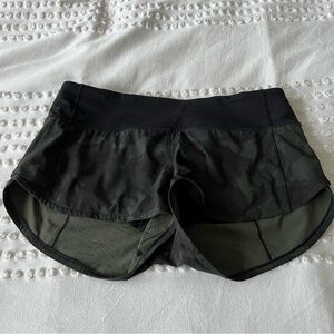 Camo 2.5” Lululemon Speed Up Shorts